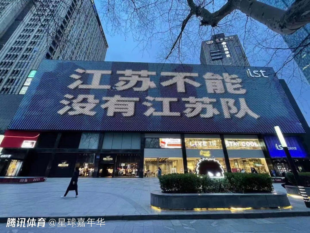 由弗雷德里克;佩蒂吉安导演，让;雷诺、萨拉;林德、乔;安德森等联合主演的电影《极寒风暴》今日正式全国公映！由佛罗伦斯;珀饰演的佩奇，在电影中饰演一个酷爱摔跤的;怪力少女，她也是;全家人的希望，佩奇将代表全家，以正式选手的身份挑战不可能，争夺世界摔跤比赛冠军